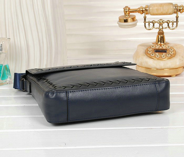 Bottega Veneta cross body messenger 86013 royalblue